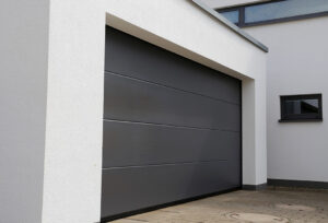 porte de garage sectionnelle gris anthracite RSC 160 à la Réunion